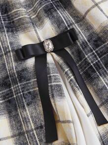 SHEIN MOD Robe de poupée avec nœud papillon et contraste de couleurs à carreaux, robe courte mignonne et pimpante