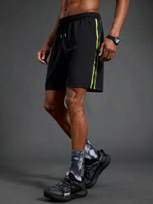 Manfinity Sport Corelite Men's Solid Color Patchwork Lace-Up Pocket Simple Casual Sports Shorts