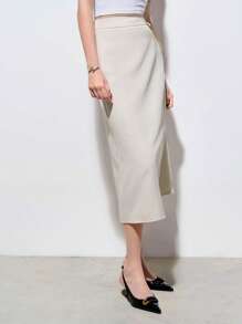 Maija 春夏新款杏色金属链条装饰女裙都市摩登优雅无袖日常休闲通勤适合外出度假节日聚会婚礼约会