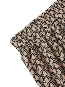 SHEIN LUNE Women Plus Size Black Printed Woven Shirt Top & Elastic Waist Shorts 2 Pieces Set, Casual & Comfortable - Multicolor - View 4