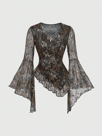 J-Fashion Western Wear Women Vintage Cross Chain V-Neck Flare Sleeve T-Shirt