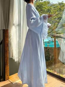 DAZY 女士蕾丝拼接轻盈丝质插肩袖睡袍，配有系带腰带睡衣