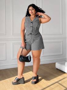 SHEIN EZwear Conjunto de 2 piezas de primavera/verano para mujer de talla grande: Chaleco sin mangas con estampado de cuadros + Shorts de traje casual