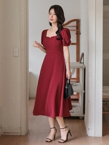 DAZY 女士及膝优雅方领泡泡袖纯色连衣裙，适合派对、约会、情人节等场合，优雅吊带红色女装，圣诞节款式