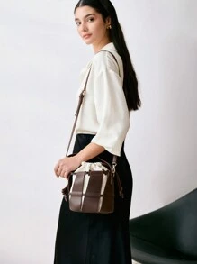 1个镂空新款时尚百搭水桶包，棕色，质感高级，抽绳封口，可作手提包、单肩包或斜挎包使用，适合女性日常通勤和户外活动，圣诞节冬季圣诞礼物 - 棕色 - 查看 6