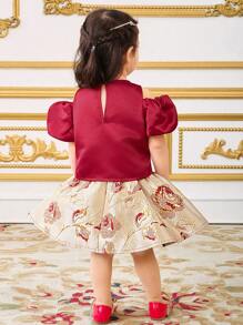 SHEIN 女婴优雅可爱泡泡袖缎面衬衫和锦缎中裙 2 件套 - 酒紅色 - 查看 2