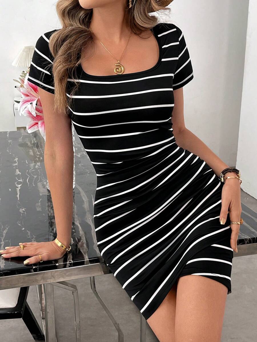 SHEIN LUNE Vestido ajustado de cuello cuadrado a rayas blancas y negras