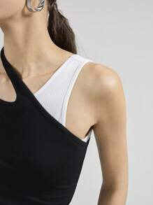 Ontre Canotta donna stile a strati con stampa vintage di valuta, maglia elastica asimmetrica sulla spalla, top a canotta lavorato a maglia in stile urbano moderno monocromatico a strati, senza maniche - Bianco e nero - Visualizzare 7