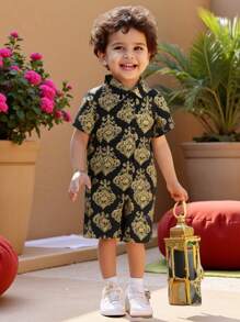 SHEIN 男童休闲金箔印花 Polo 领短袖衬衫和短裤套装，适合日常穿着、夏季、休闲、派对、日常、学校、旅行、聚会 - 黑色 - 查看 1