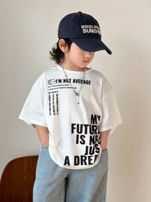 SHEIN 男童休闲韩版可爱字母印花圆领短袖针织白色T恤，适合通勤、上学、日常休闲、旅行、运动等场合，春、夏、秋、冬四季皆宜。 - 白色 - 查看 3