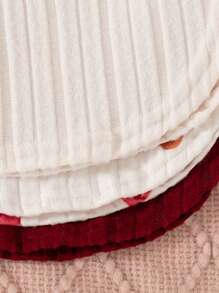 SHEIN Vintaside Kids 3pcs Baby Girl Autumn/Winter Heart Print Sweater, Leggings And Top Set - Multicolor - View 3