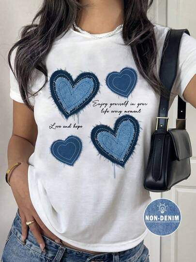 SHEIN EZwear Camiseta gráfica linda para mujer: Camiseta blanca con efecto de mezclilla, diseño de corazones, amor y esperanza, camisetas gráficas de regreso a la escuela ligeramente transparentes