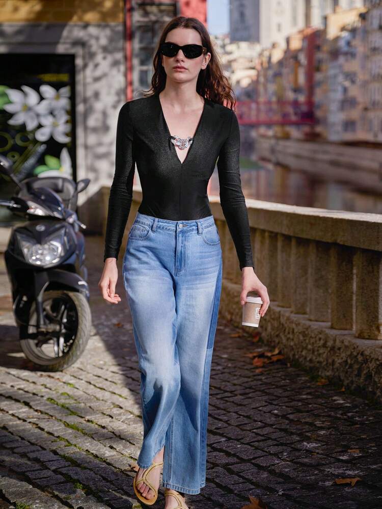 SHEIN Maija Spring And Summer New Style Black Metal Chain V-Neck Sexy Women's Bodysuit, Urban, Modern, Elegant, Sleeveless, Daily Casual Commuting, Suitable For Going Out, Holiday, Holiday Party, Wedding Date Wear