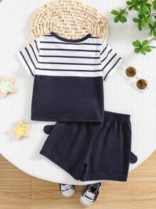 SHEIN 2 stuks/set babyjongens casual schattige cartoon pinguïn print kleurblok ronde hals verlaagde schouders losse gebreide korte mouwen top & shorts 2-delige outfitset voor lente/zomer