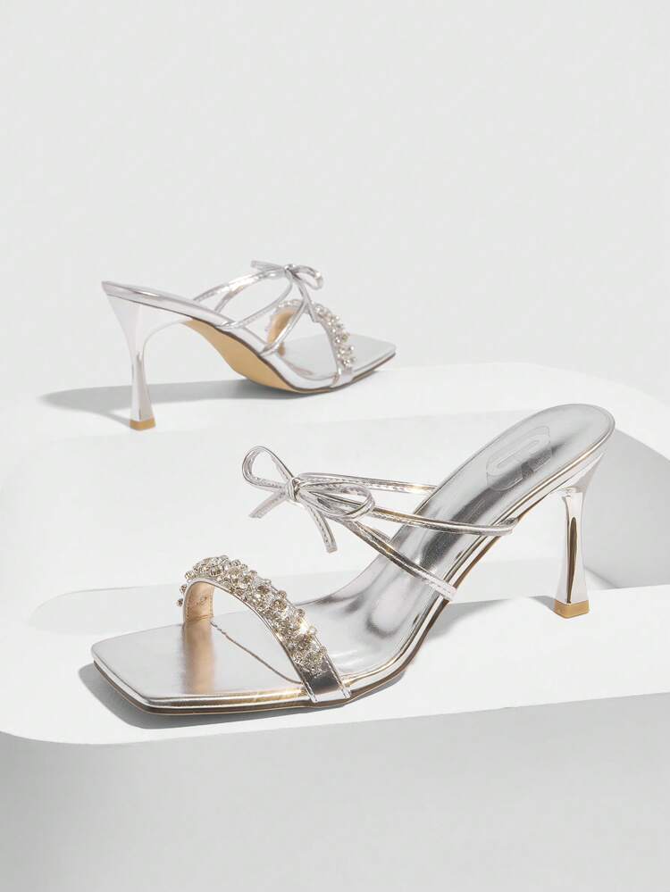 CUCCOO SZL 女性用 シルバー リボン クリスタルチェーン スクエアトゥ 細ヒール ハイヒールサンダル、セクシーエレガントなパーティーシューズ クラブ、音楽フェスティバル用