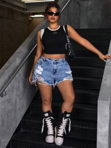 SHEIN ICON 大码女式口袋做旧毛边牛仔短裤 - 淺色水洗藍 - 查看 4