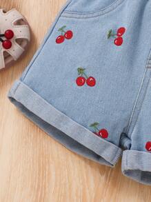 Baby Mädchen 2-teiliges Set: T-Shirt mit Kirschen-Motiv und Schriftzug, Denim Shorts mit elastischem Bund und Kirschenstickerei