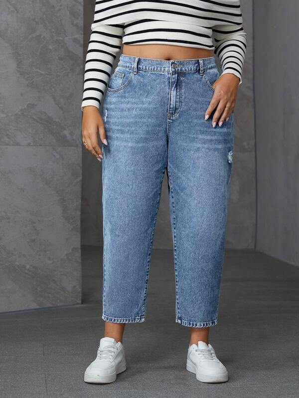 SHEIN Essnce Plus Size Women Pocket Distressed Flare Leg Casual Jeans