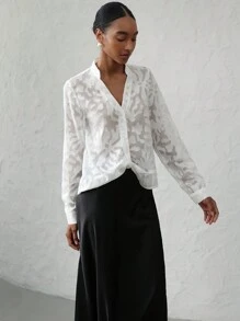 SHEIN Privé Women's Elegant V-Neck Twist Design Loose Long Sleeve Floral Textured Blouse In White, Commute-Friendly Fall Cloth For Women - White - View 4