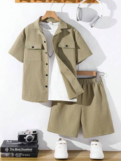 SHEIN Leap Crew 2 件套青少年男孩翻领宽松口袋纹理面料短袖衬衫和短裤套装，休闲夏季运动户外度假学校百搭百搭