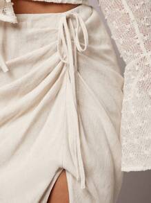 Silquee Elegant, Romantic And Personalized Spring And Summer Linen Fabric, High-Waisted V-Neck, High Slits, Low-Waisted Pleated Skirt, Suitable For Dates, Valentine's Day, Holiday Wear, Old Style, Holiday Wear, Summer Classic, Old Style, Office Wear, Comfortable To Wear, Breathable And Soft Fabric, Suitable For Commuting, Daily Vacation Wear - Beige - View 5