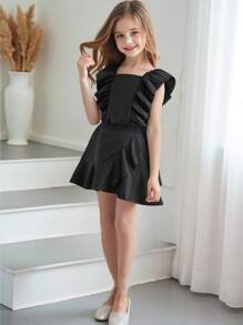 SHEIN Conjunto de blusa de unicolor ajustada de manga corta con cuello cuadrado y falda de cintura alta con bajo asimétrico para niñas, minimalista y elegante - Negro - Ver 6