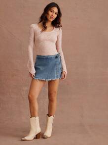 WESTFADE Short mini de mezclilla con cintura anudada y dobladillo deshilachado, corte elástico tipo envolvente para estilo cowgirl