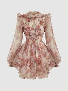 SHEIN MOD Conjunto de cárdigan de manga linterna de estampado floral y vestido tubo, con volantes, lazos, para té, baile, fiesta, elegante, cortesano, múltiples formas de usar, conjuntos, disfraz, vestido mini de organza sin tirantes con copas con aros y un chaquetilla desmontable con ballenas para estructura, largo mini plisado con detalle de borde ondulado en el bajo.