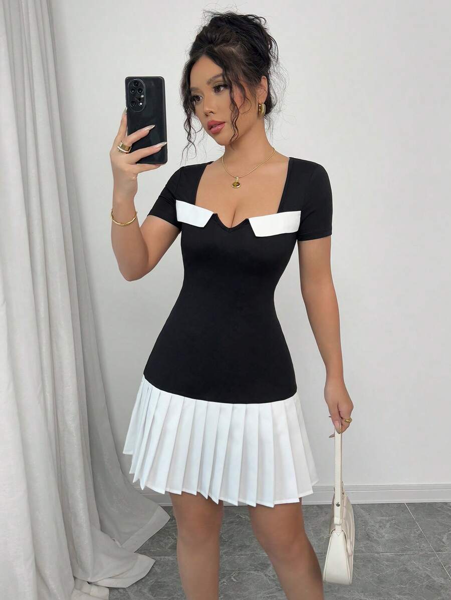 Chiquease 优雅性感拼布方领百褶短袖修身连衣裙 - 黑色 - 查看 1