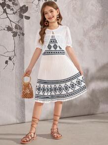 SHEIN Tween-Mädchen 2-teiliges Set mit kurzärmligem Crop-Top Unifarben und ärmellosem Kleid mit geometrischem Print - Weiss - Übersicht 5
