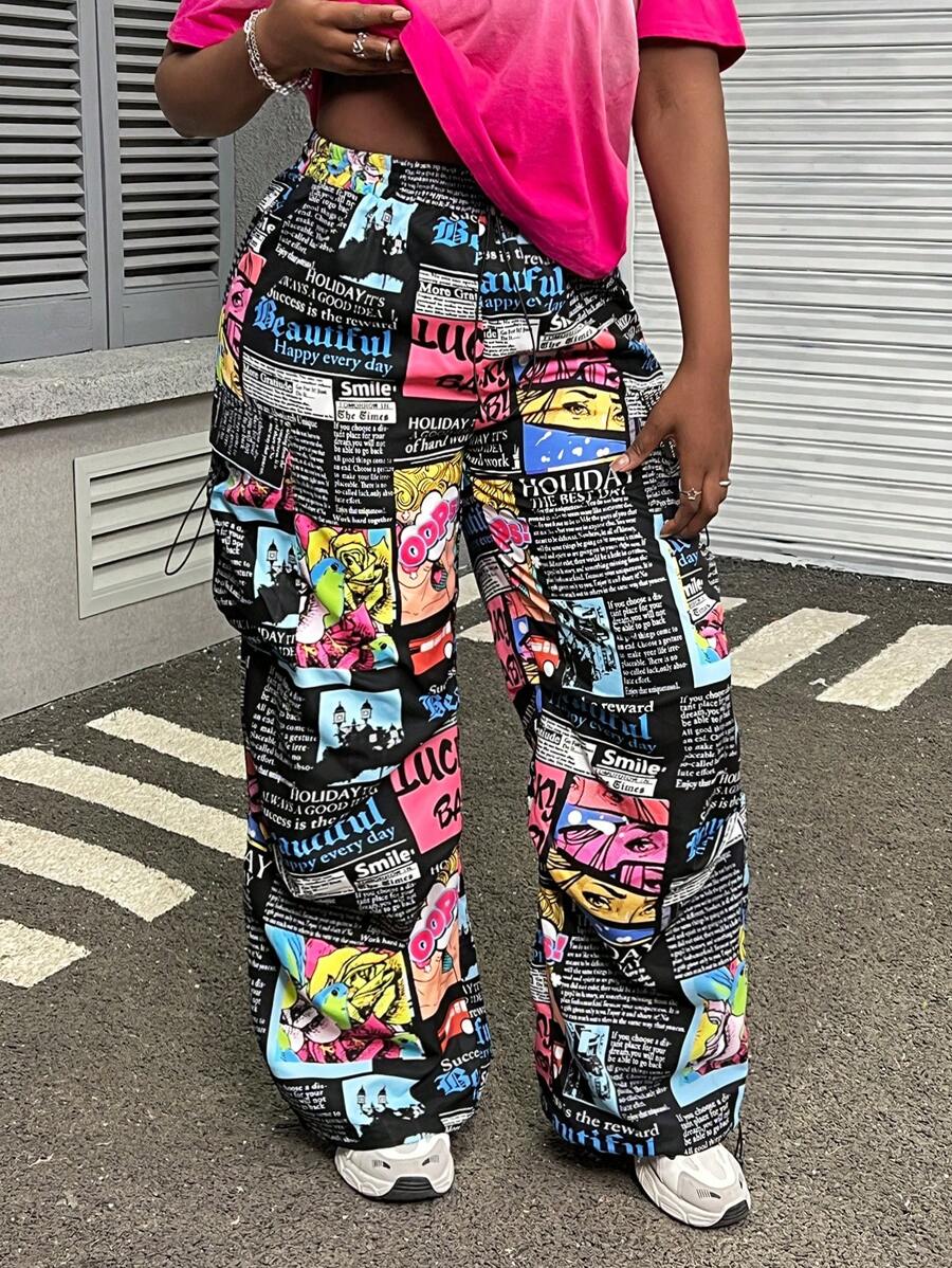 Muchica Pantalones cargo de talla grande con estampado de dibujos animados, cintura con cordón y múltiples bolsillos con pliegues - Negro - Ver 1