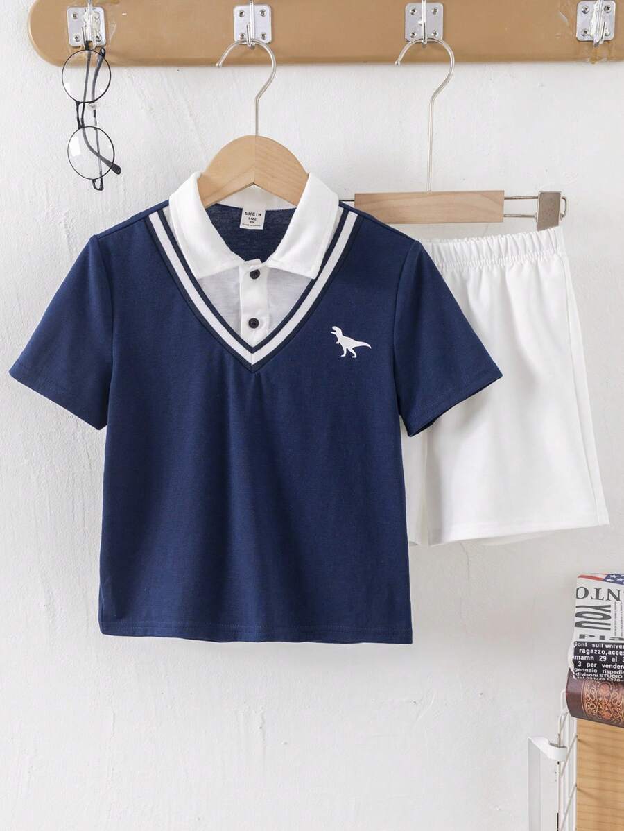 SHEIN 两件套男童休闲运动服,包含一件可爱的小恐龙图案二合一Polo衫和短裤套装,适合儿童服装、男童服装、返校套装,也适合生日派对、晚会、演出、婚礼、洗礼和毕业典礼。适合日常穿着、上学、旅行、运动以及春夏季节。 - 寶藍色 - 查看 1