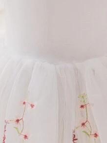 SHEIN Glamorique Kids 女童白色网眼花叶刺绣蓬松连衣裙，适合花童、复活节、生日派对、婚礼、节日、舞台表演、拍照，四季舒适 - 白色 - 查看 6
