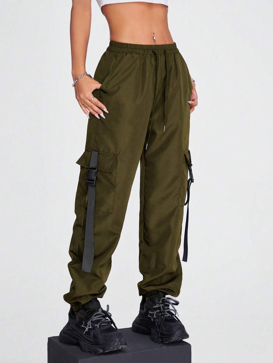 SHEIN EZwear Coolane Streetwear Blokecore Casual Flap Pocket Buckle Tape Cargo Pants With Chain