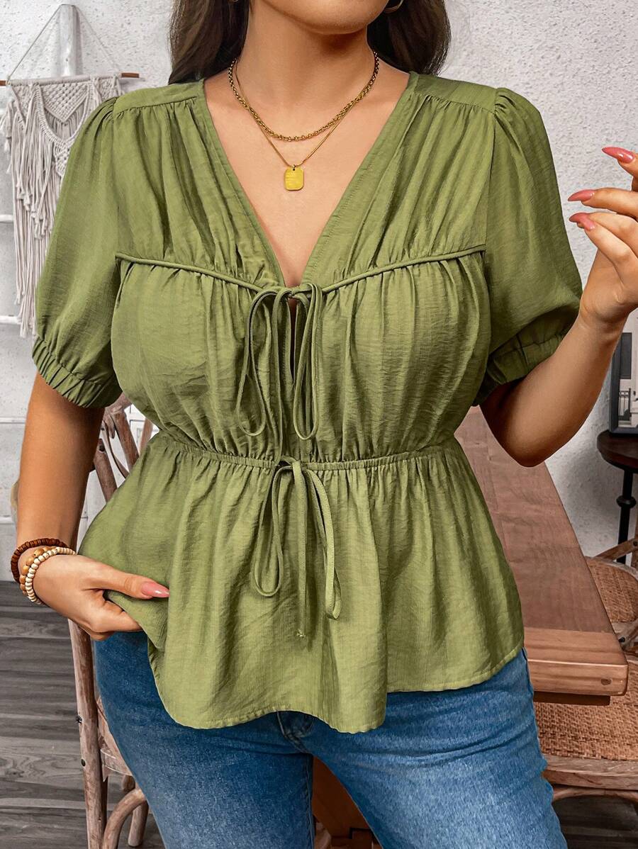 Flirla 大码女式优雅别致 V 领 A 字形蝴蝶结装饰短袖衬衫，通勤休闲度假装，春夏 - 綠色 - 查看 1