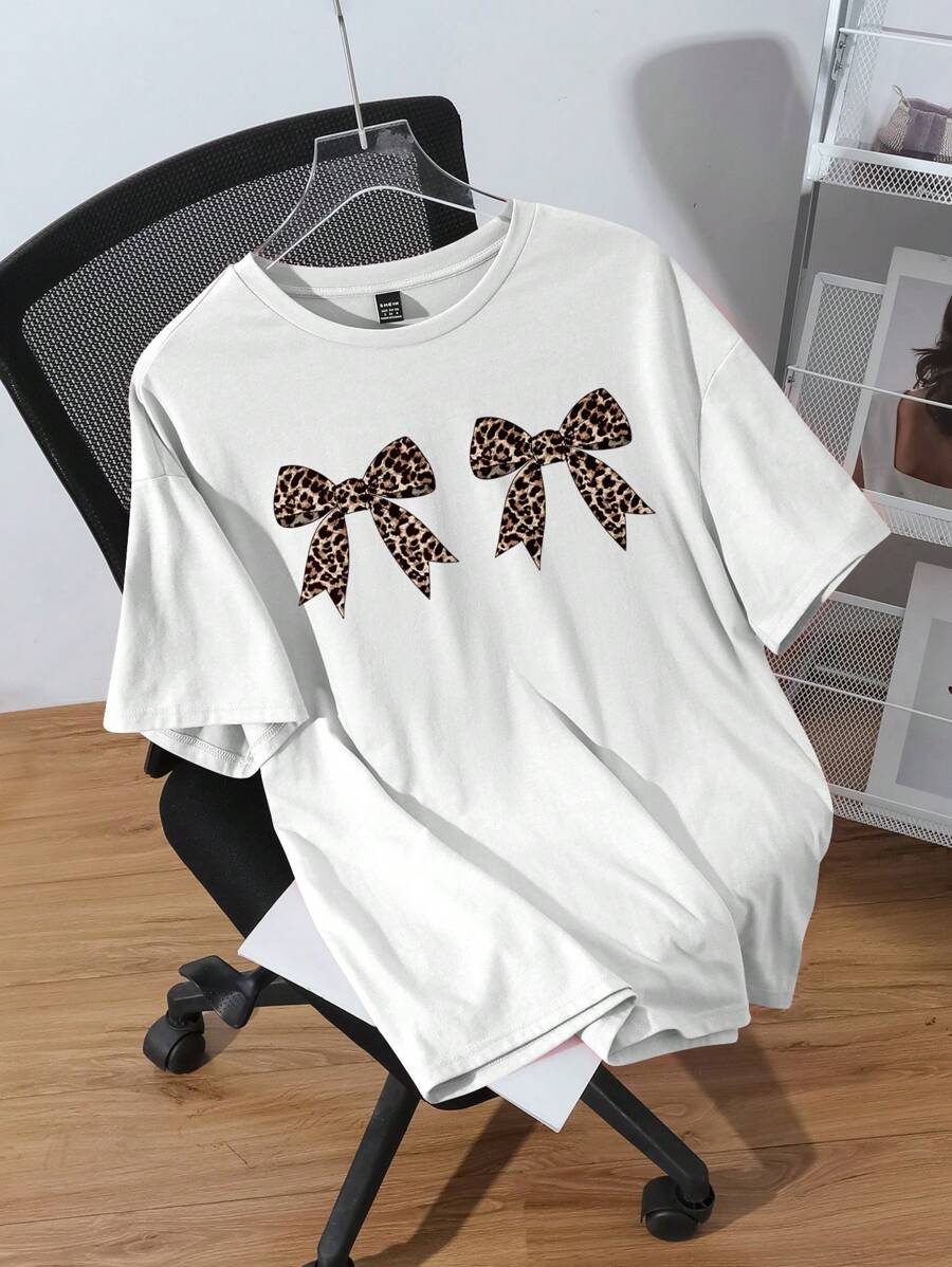 SHEIN EZwear Plus Size Bowknot Design Round Neck Short Sleeve T-Shirt, Casual And Simple Style,Slightly Sheer Summer Suitable For Going Out Leopard Print