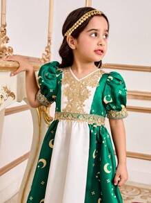 Robe élégante minimaliste de luxe pour jeune fille avec couleur unie et manches courtes avec empiècement