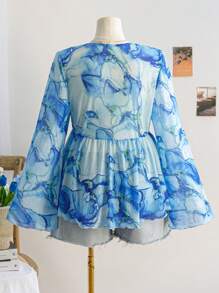 Soleia 大码女式彩色大理石印花针织网眼前开腰喇叭袖衬衫 - 藍色 - 查看 2