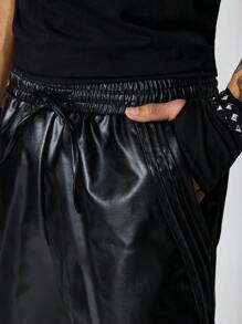 ROMWE MEN Grunge Punk Men's Solid Color Patch Pocket PU Leather Loose Shorts - Black - View 2