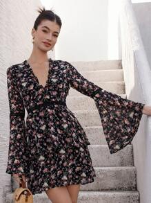 Aveloria Rosie 女士优雅复古花卉印花 V 领黑色拼色荷叶边腰带喇叭袖镂空短款连衣裙 - 彩色 - 查看 4