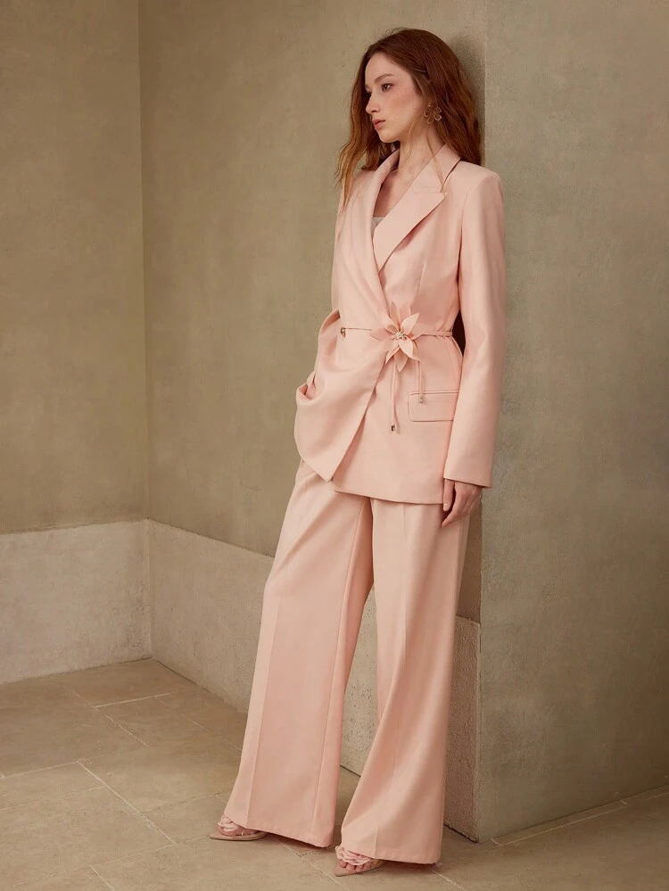 STRUCTURED BELTED BLAZER