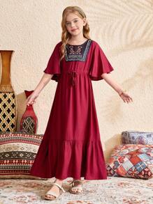 SHEIN Tween 女童复古纯色酒红色拼色刺绣领蝴蝶袖荷叶边下摆连衣裙腰部收褶短袖度假长裙