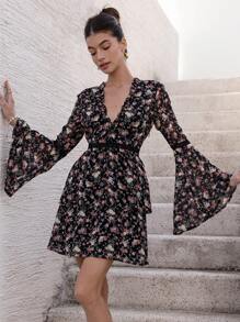 Aveloria Rosie 女士优雅复古花卉印花 V 领黑色拼色荷叶边腰带喇叭袖镂空短款连衣裙 - 彩色 - 查看 3