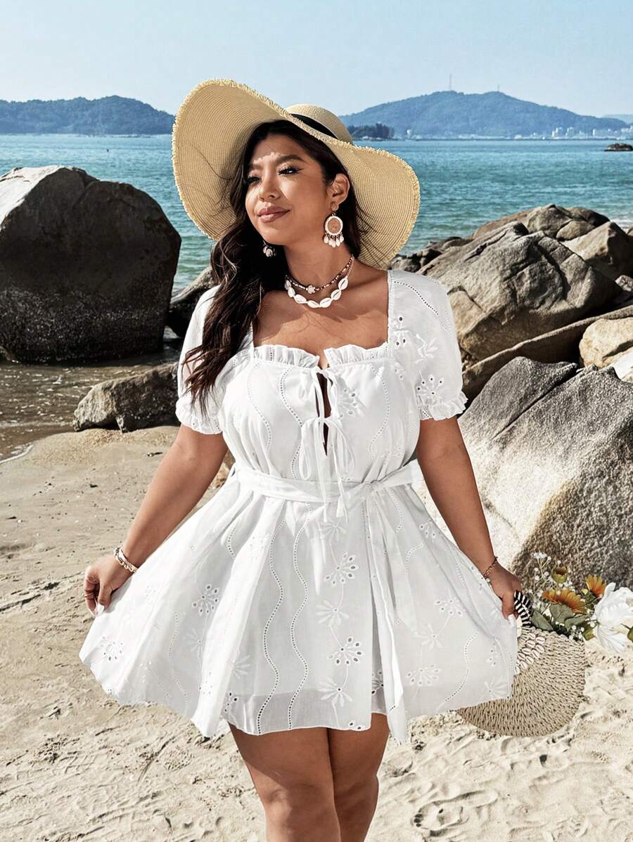 SHEIN Clasi 大码女式波西米亚风节日花卉刺绣短袖连衣裙，适合夏季