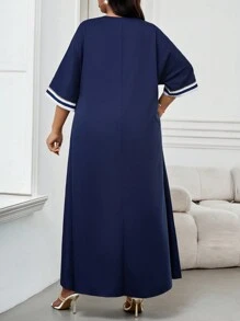 SHEIN Lady ثوب واحد كاجوال أنيق مبطن أزرق غامق بأكمام قصيرة مفتوقة بتصميم صيفي ربيعي. بدلة زفاف موسمية لست بحجم كبير. ملابس شاطئ وأجازات للسيدات. مجموعات الراحة للشاطئ. ملابس الكنيسة للسيدات. ملابس ربيعية للسيدات - متعدد الألوان - مشاهدة 2