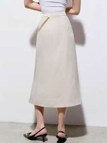 Maija 春夏新款杏色金属链条装饰女裙都市摩登优雅无袖日常休闲通勤适合外出度假节日聚会婚礼约会