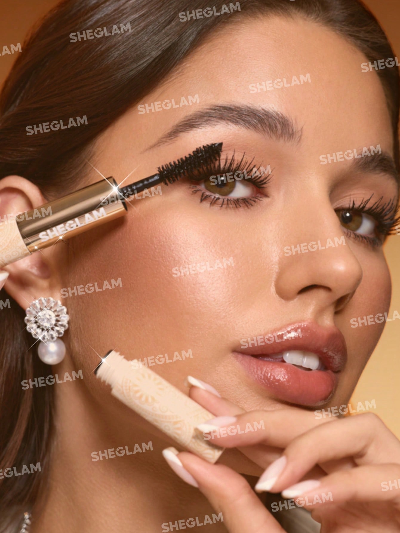 All-In-One 24k Multi-Effect Mascara 7