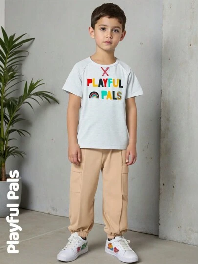 SHEIN 2 件套幼儿男童休闲可爱彩色字母和彩虹印花圆领短袖上衣和纯色条纹口袋哈伦裤套装