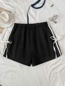 SHEIN Quần short dáng rộng phối đen trắng tương phản dành cho nữ tuổi teen, kiểu dáng đường phố đa năng, thích hợp mặc hàng ngày, mùa xuân/hè, mùa tựu trường, mùa hè. - Đen và trắng - Xem 4