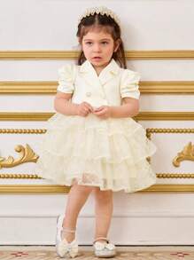 SHEIN Leap Crew 女婴分层波尔卡圆点网眼荷叶边下摆连衣裙，配有翻领、泡泡袖和双排扣纽扣 - 杏色 - 查看 4